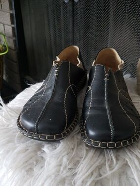 Josef Seibel Women's Black Leather Slip-On Loafers with Contrast Stitching